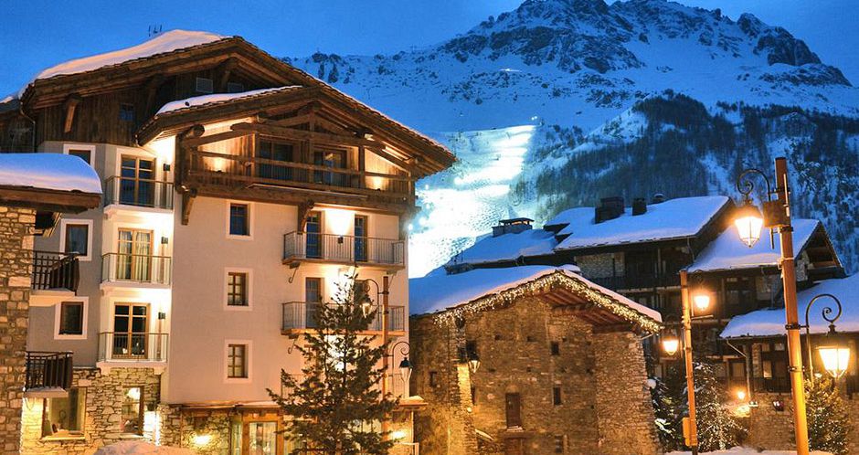 Wonderful family friendly hotel in the heart of Val d'Isere. Photo: Les 5 Freres - image_0
